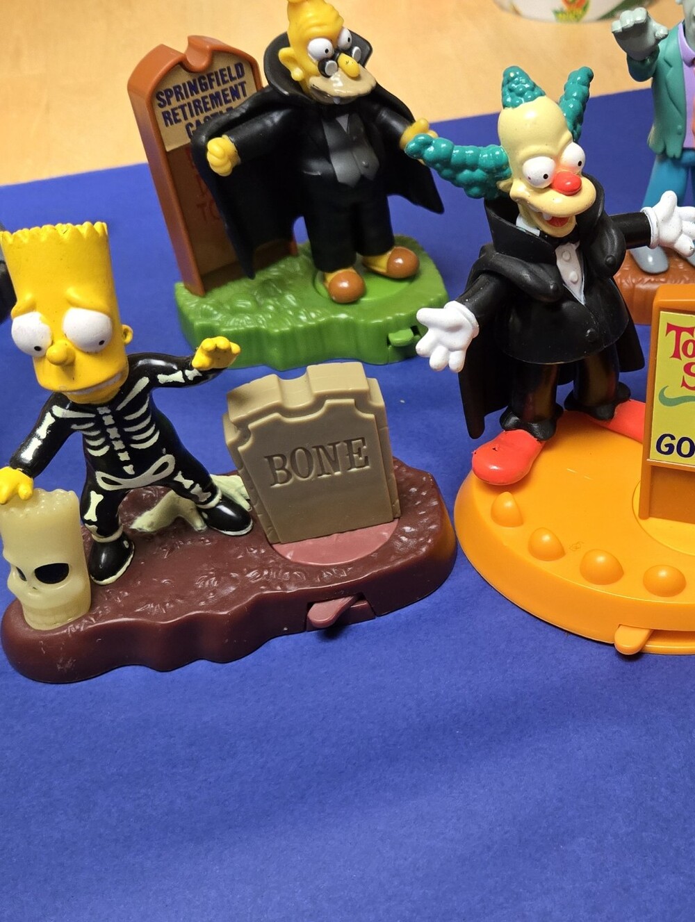 Burger King 2001 The Simpsons Treehouse Figure Lot of all 15 with Bases